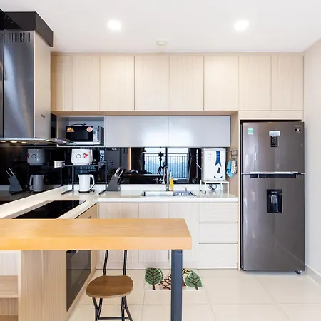 Home, Cosy&Luxury Apartment - 5Mins To Airport, Free Pool&Gym, Airport Pick Up Service